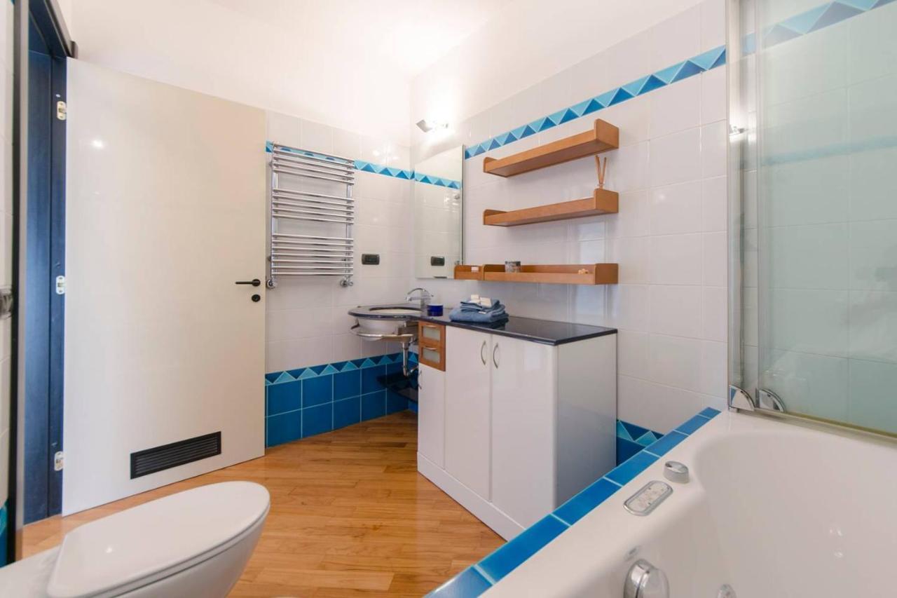 Joivy Exclusive Seaview Flat For 4, In Central Genoa Lejlighed Eksteriør billede